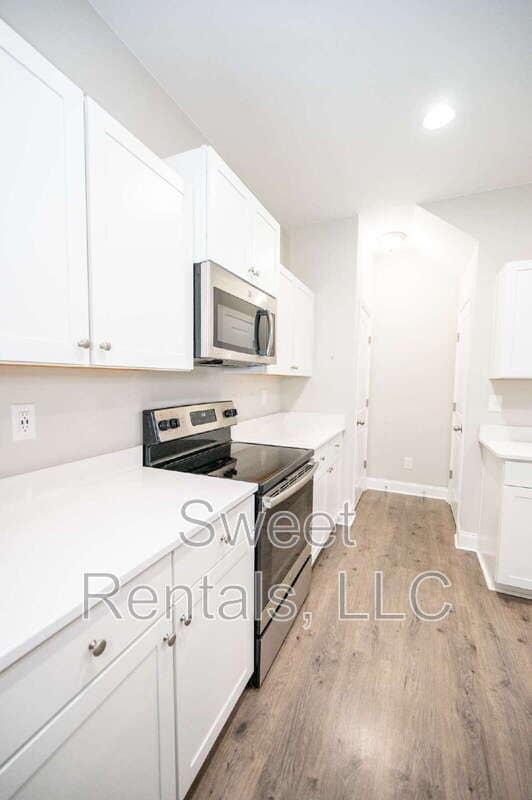 Building Photo - 7801 Montview Rd
