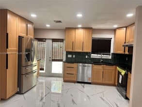 Building Photo - 3614 Everglades Rd