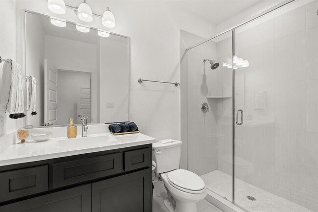 Building Photo - 702 Serene Estates Dr