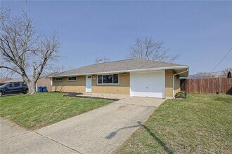 Building Photo - 5595 Shady Oak St