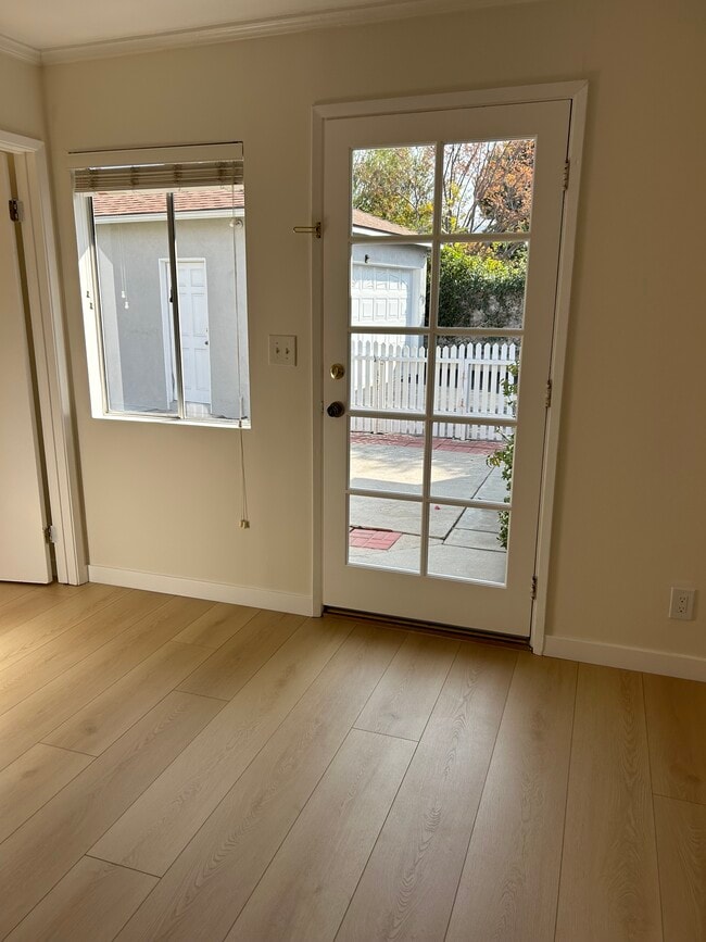 Building Photo - 10760 Russett Ave