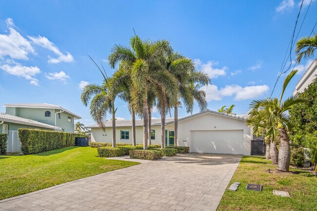 Building Photo - 35 Castle Harbor Isle Dr