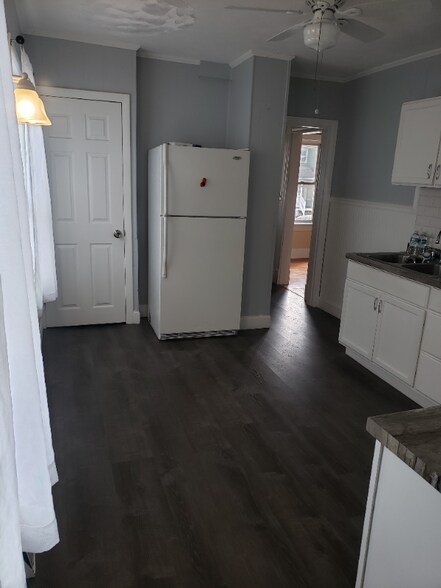 Building Photo - 33 Cypress St