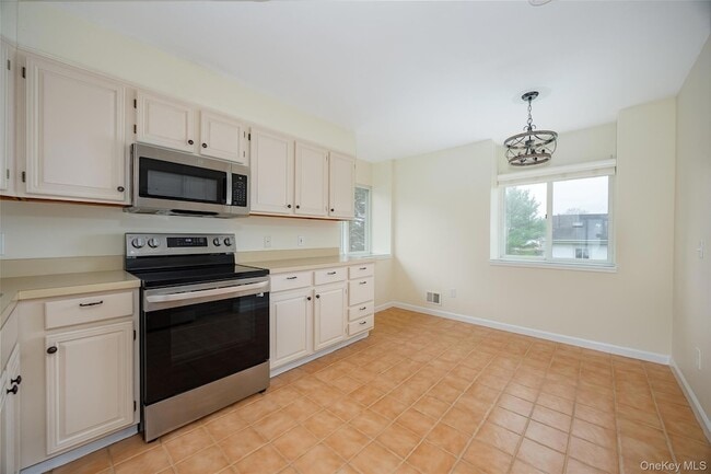 Building Photo - 54 Bennett Common Way