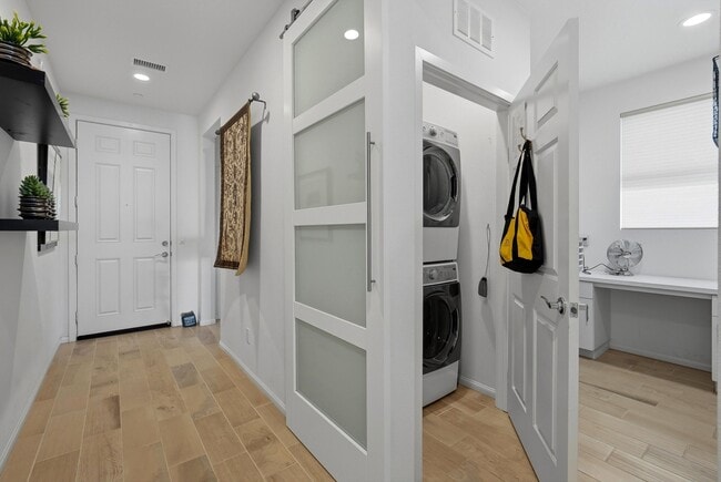 Building Photo - 51811 Golden Eagle Dr