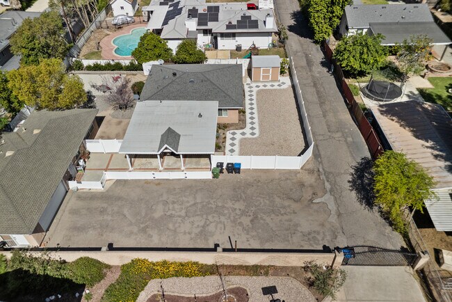 Building Photo - 4576 Adam Rd