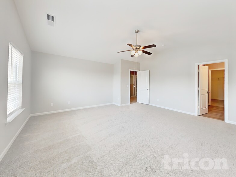 Building Photo - 317 Persian Ct