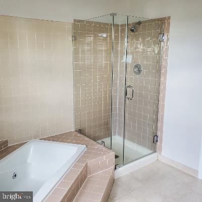 Building Photo - 1232 N Vernon St