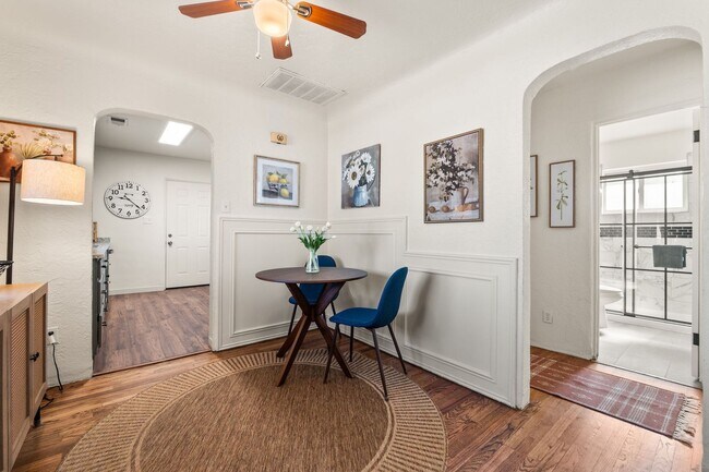 Building Photo - Fully Furnished Home!