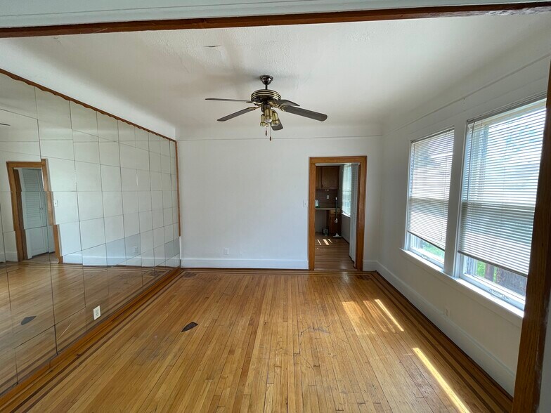 Building Photo - 12080 Saint Aubin St