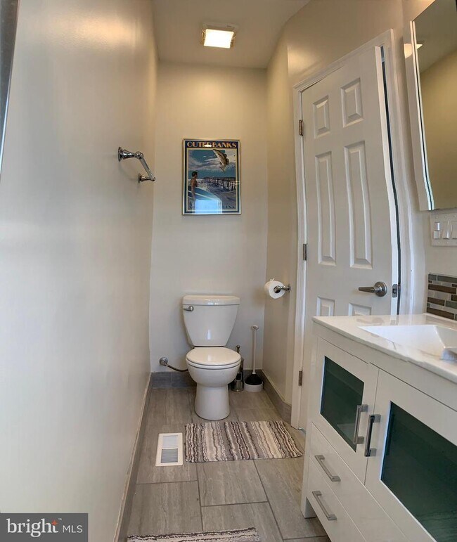 Building Photo - 1813 Wiltberger St NW