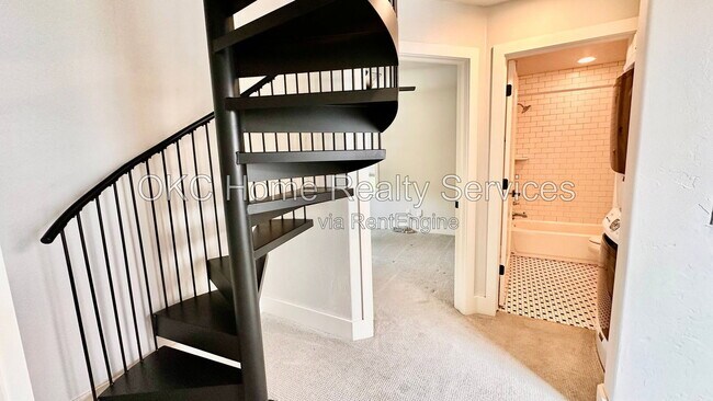 Building Photo - 941 Pedalers Ln