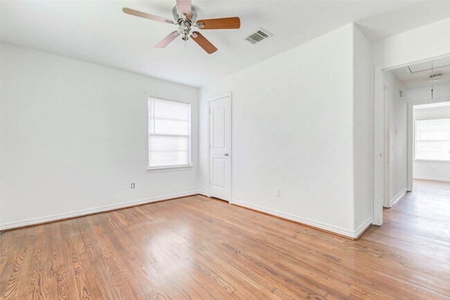 Building Photo - 230 Bizerte St