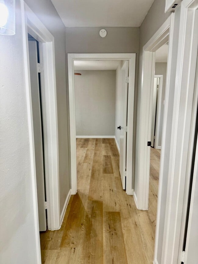 Building Photo - 620 Circle Way