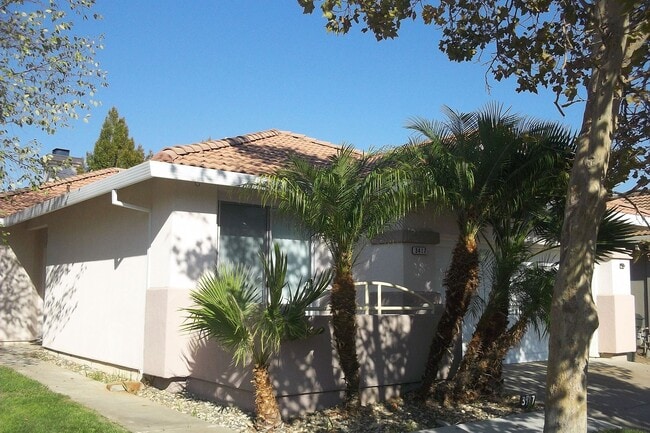 Building Photo - Solar electric home in the Laguna area of Elk Grove