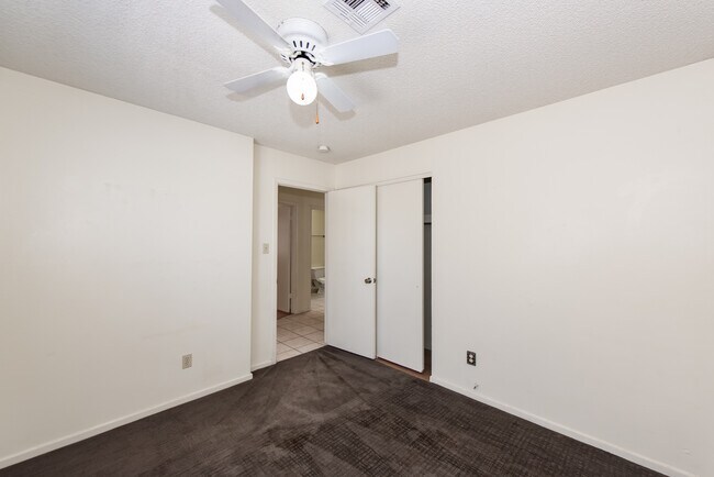 Building Photo - 4598 W 18th Ln