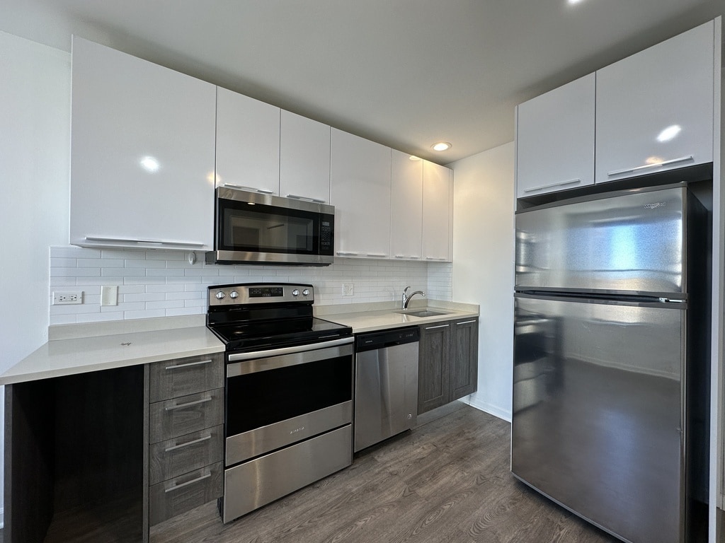 Building Photo - 940 W Winona St