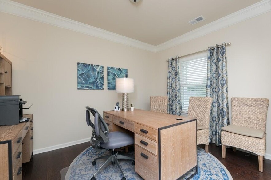 Building Photo - 1856 Hanover W Dr