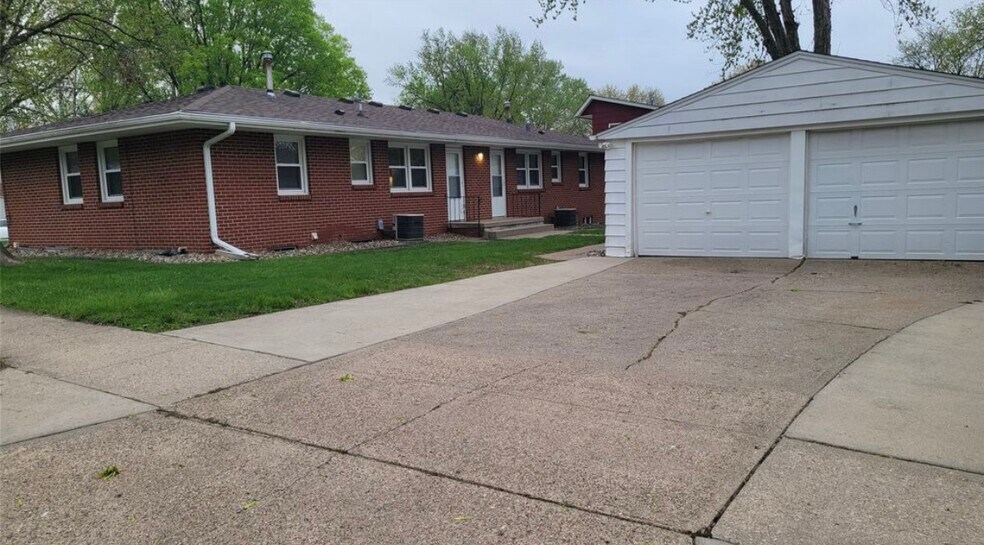 Building Photo - 3316 68th St