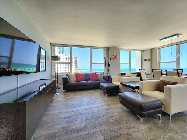 Building Photo - 3505 S Ocean Dr