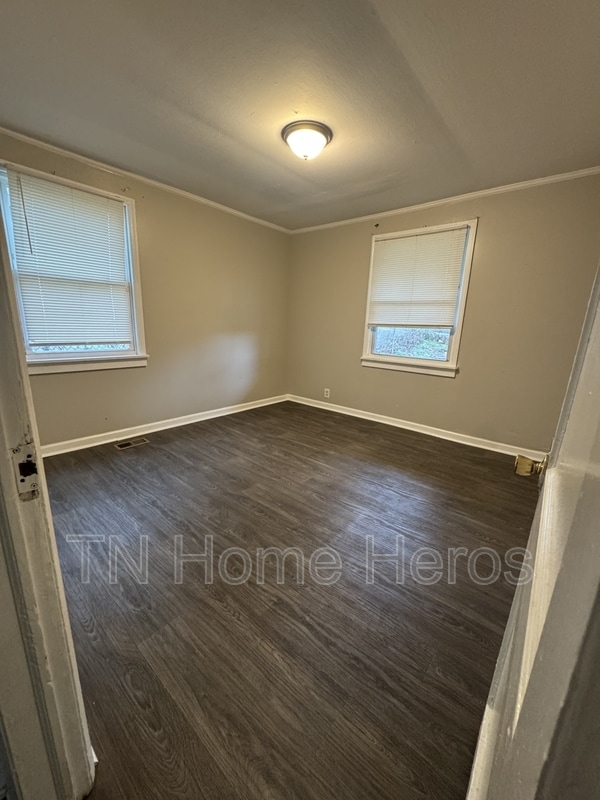 Building Photo - 1709 Crestview St