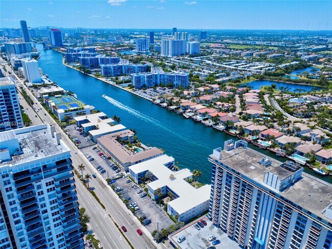 Building Photo - 2200 S Ocean Dr