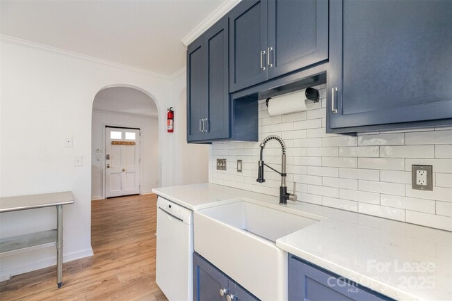 Building Photo - 542 Iverson Way