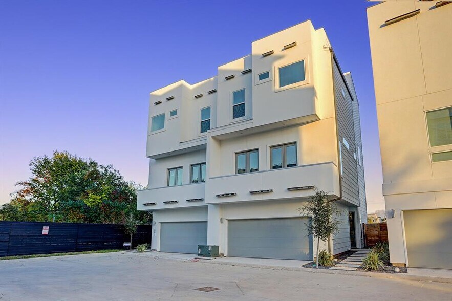 Front of Home - 1815 Elite Dr