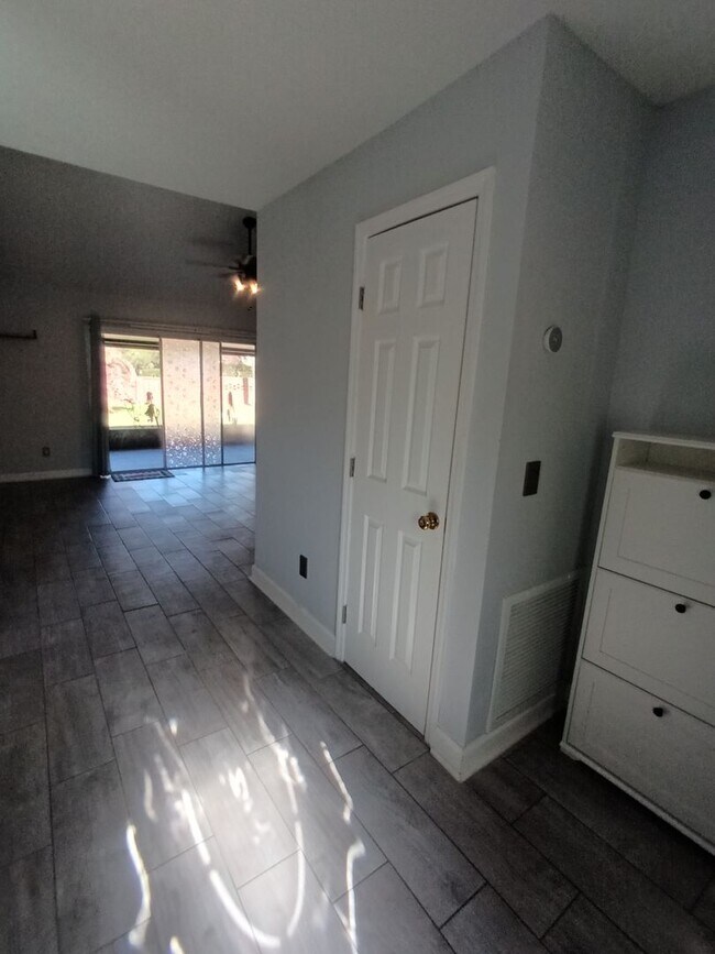 Building Photo - 2 Bed / 2 Bath Single Family for Rent in Oviedo, FL