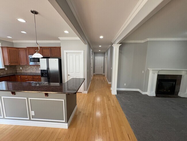 Building Photo - 2504 Fir Crest Blvd