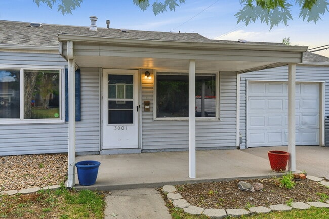 Building Photo - $3,045.95, 3 bed, 2 bath house in Denver with Fenced in Yard and In Unit Laundry!