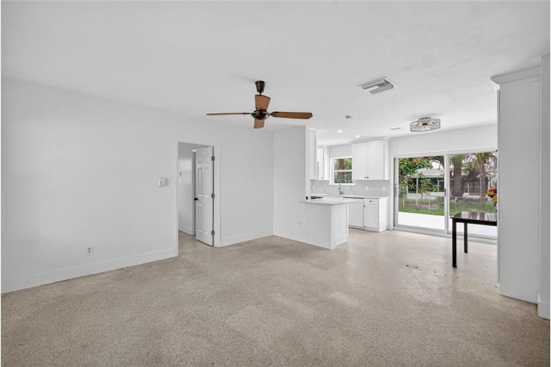 Building Photo - 3131 SW 20th Ct