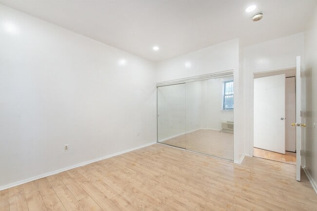 Building Photo - 111 Mulberry St