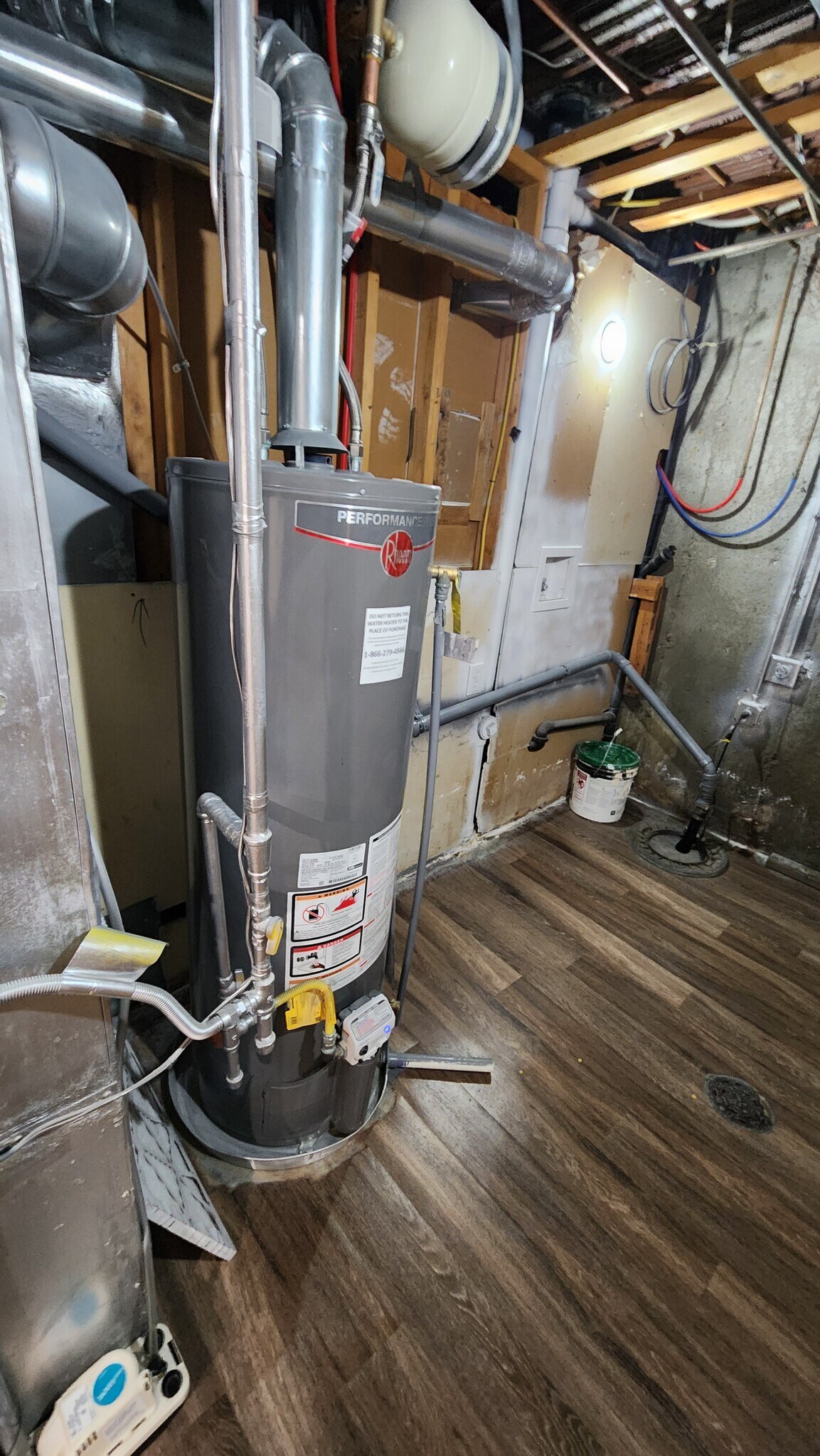 Building Photo - 14775 Robins Dr