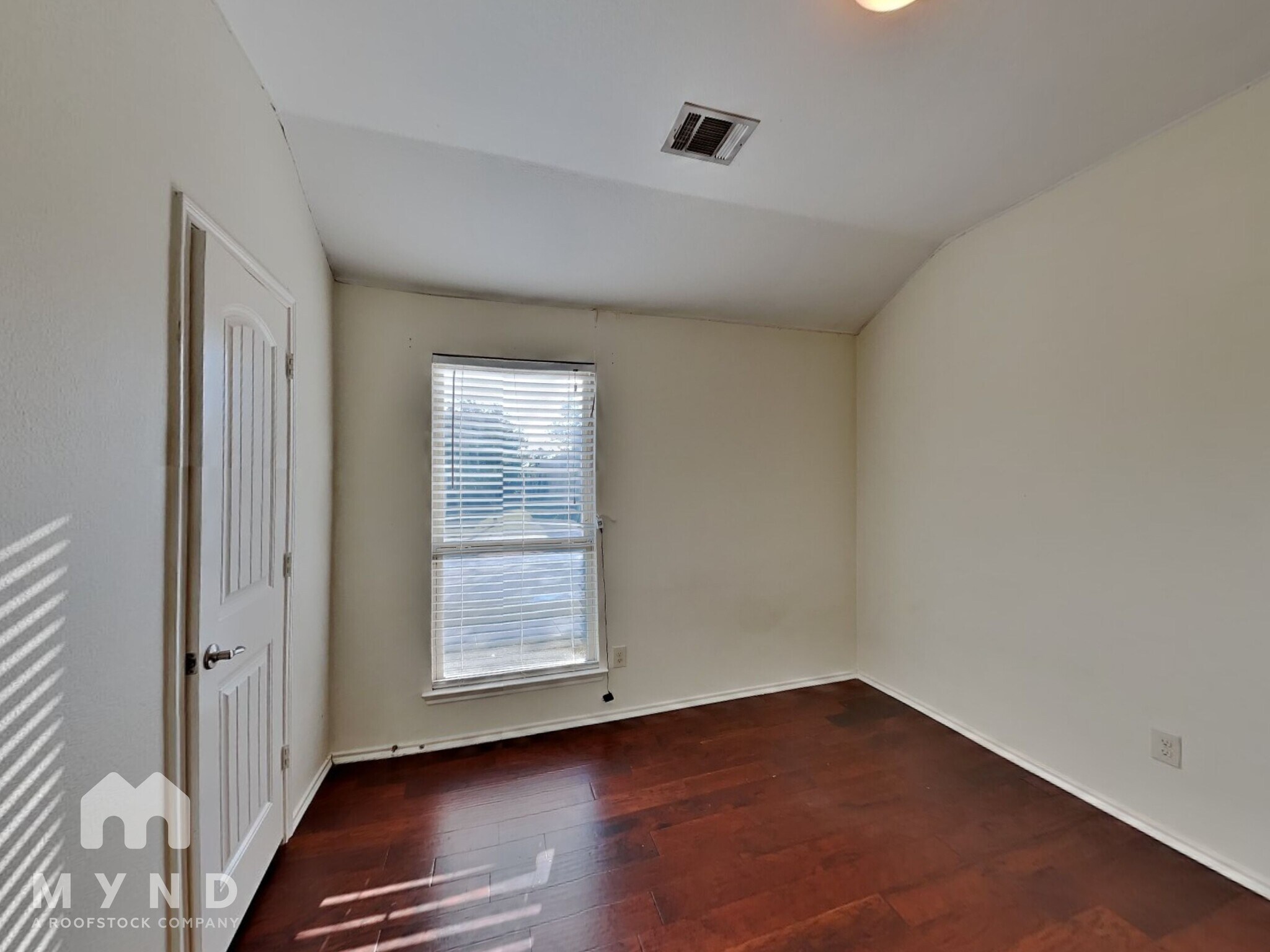 Building Photo - 5591 Coventry Drive