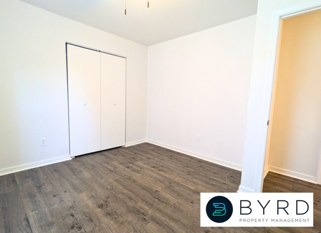 Building Photo - 5006 Glen Tara Dr