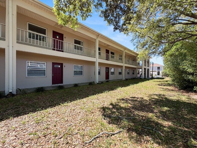 Building Photo - 8302 Bardmoor Blvd