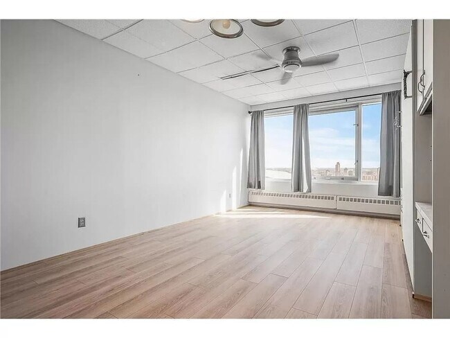 Building Photo - 431 S 7th St