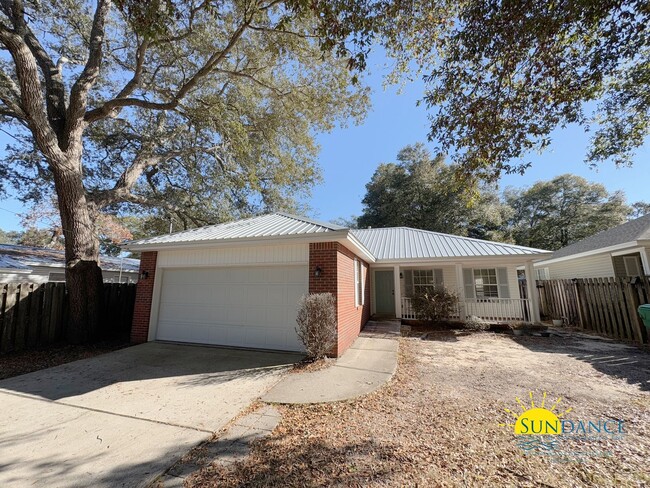 Building Photo - Renovated 3-Bedroom Home in Niceville – Pe...