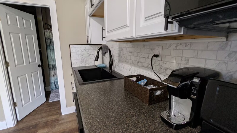 Building Photo - 902-904 W Locust St