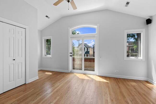 Building Photo - 2725 N Magnolia Ave