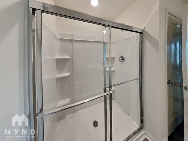 Building Photo - 1128 Centerview Dr