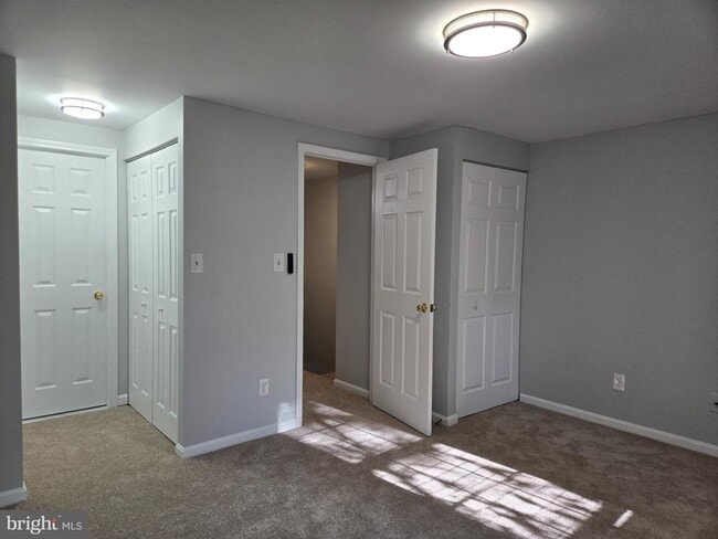 Building Photo - 20535 Strath Haven Dr