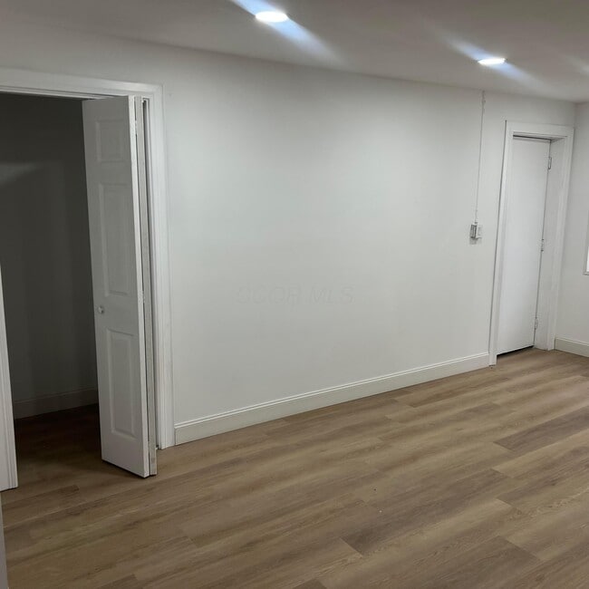 Building Photo - 50 N Hampton Rd