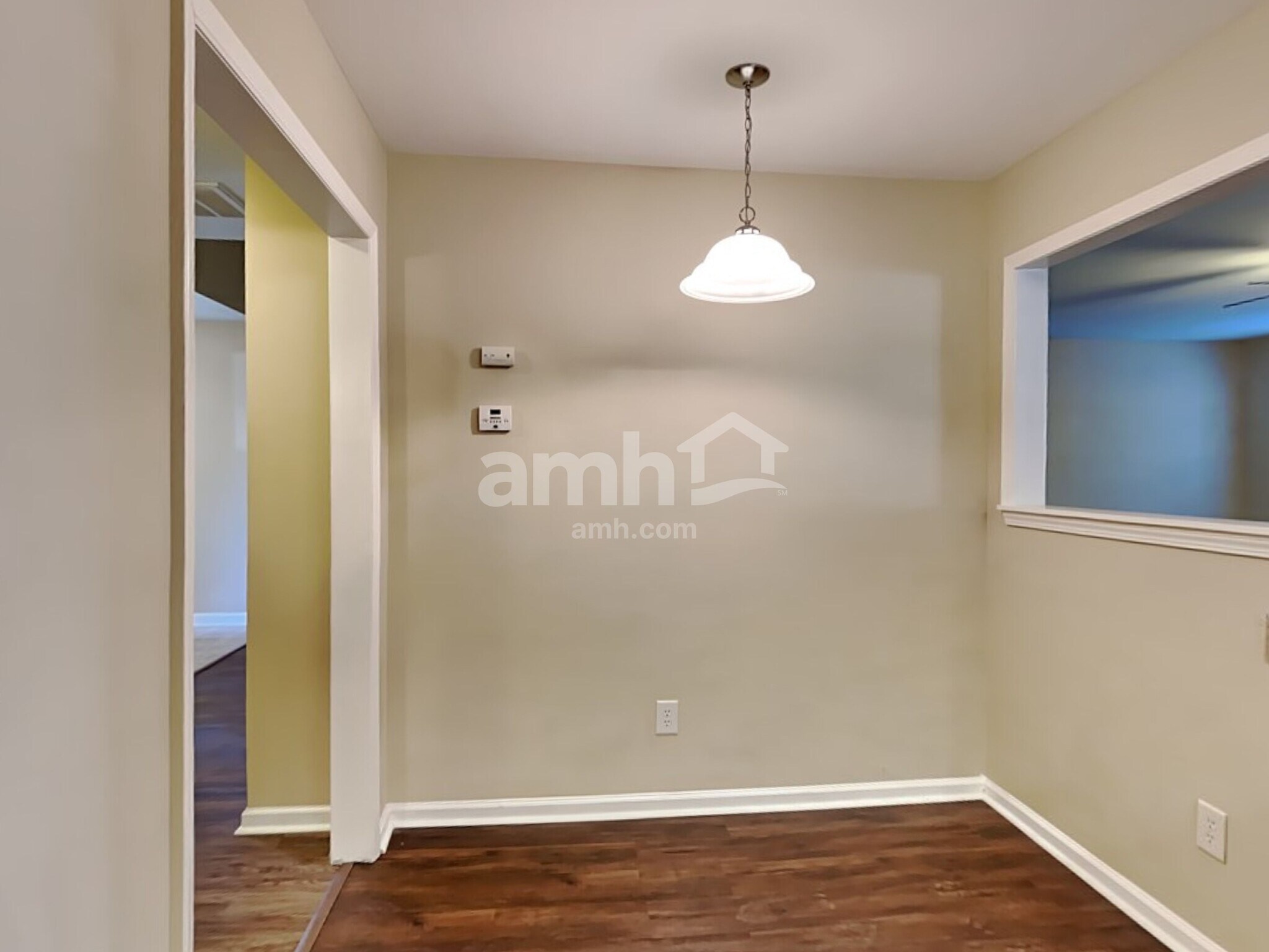 Building Photo - 1528 Pebble Ridge Dr