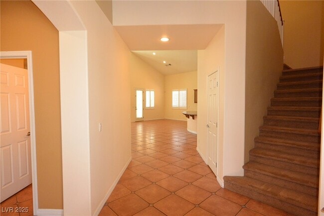 Building Photo - 983 Roseberry Dr