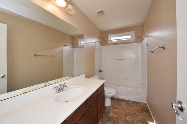 Building Photo - 4757 E Woodside Way