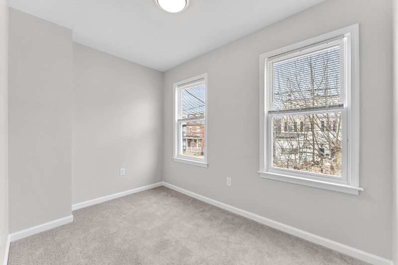 Building Photo - 320 Market St