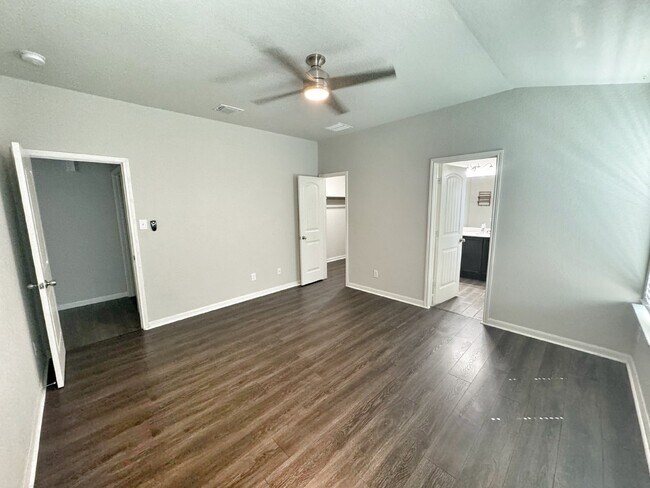 Building Photo - Charming single story 3-bedroom 2-bath hom...