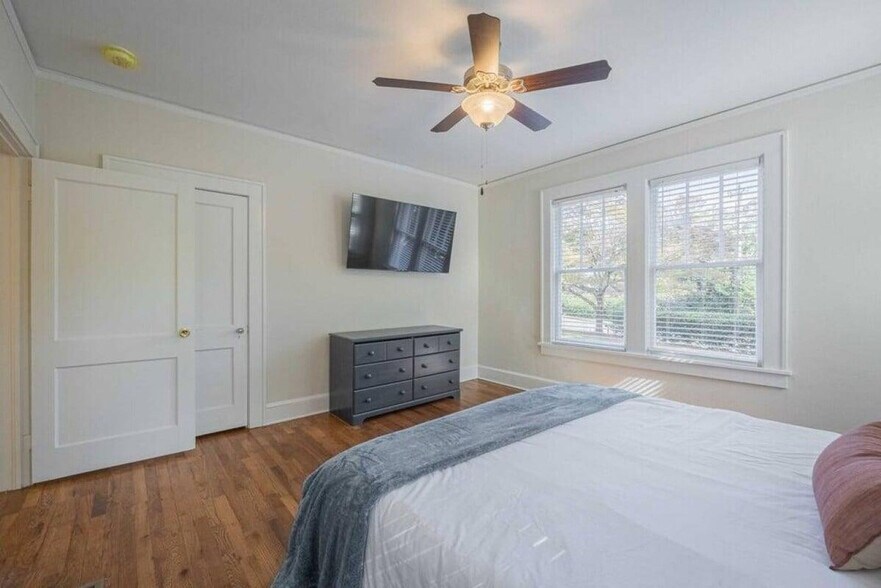 Building Photo - 840 Bobbin Mill Rd